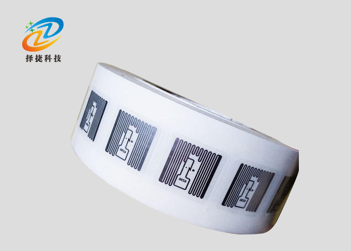 Wet inlay超高频智能标签AZ9629 22.5*22.5mm产品实拍展示图