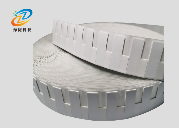 柔性抗金属标签可打印美标ZJ-F5015实拍展示图